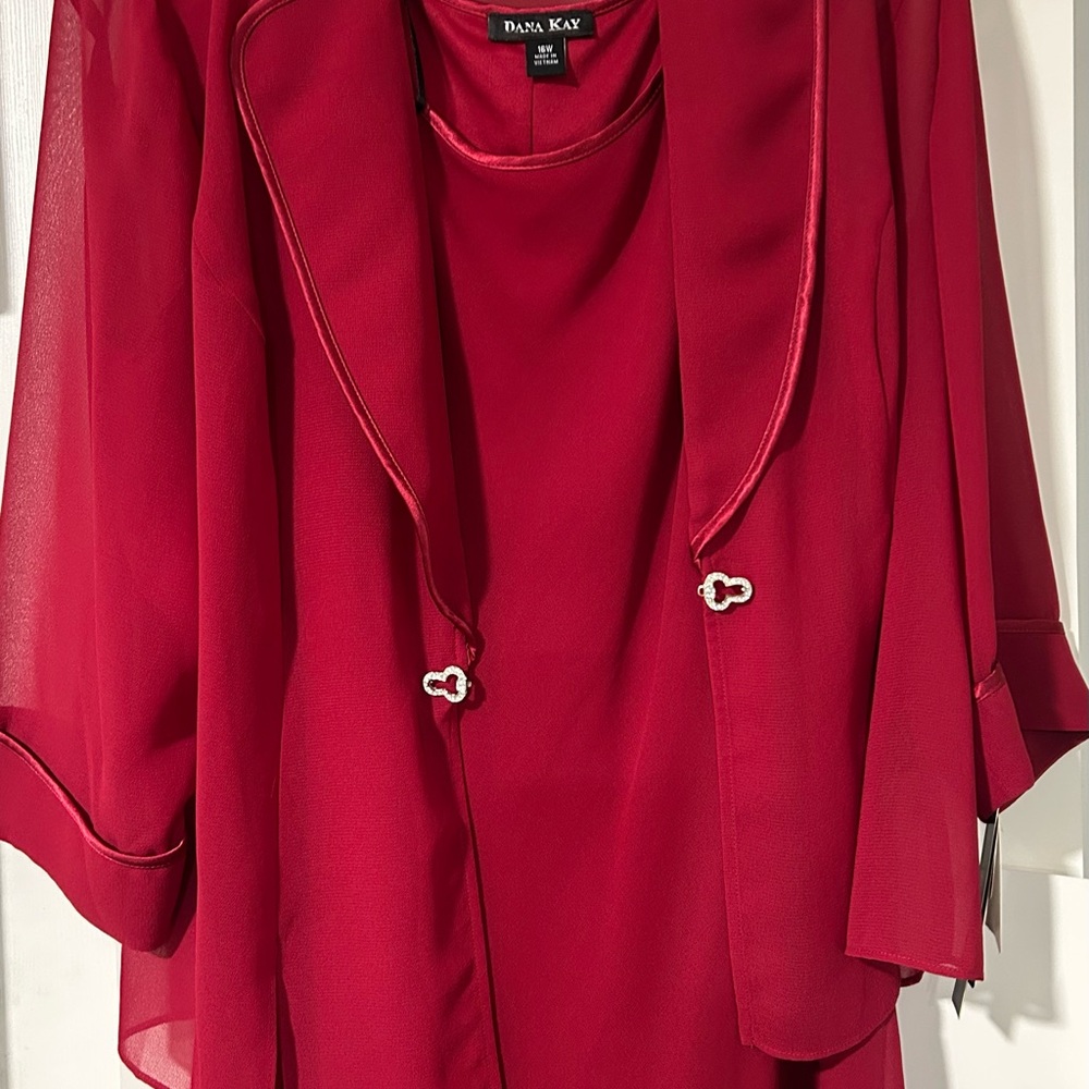 NWT: 2 Piece Dana Kay Crimson Ensemble